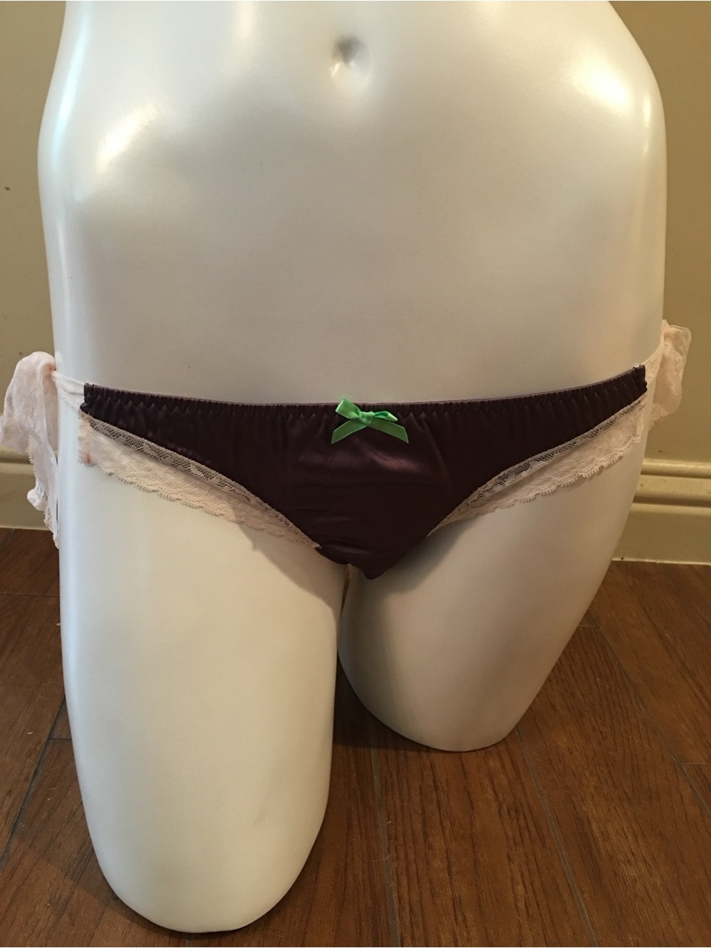 Fifi Chachnil Silk and Lace Tie-Side Knicker with Bow Detail and Hat Box